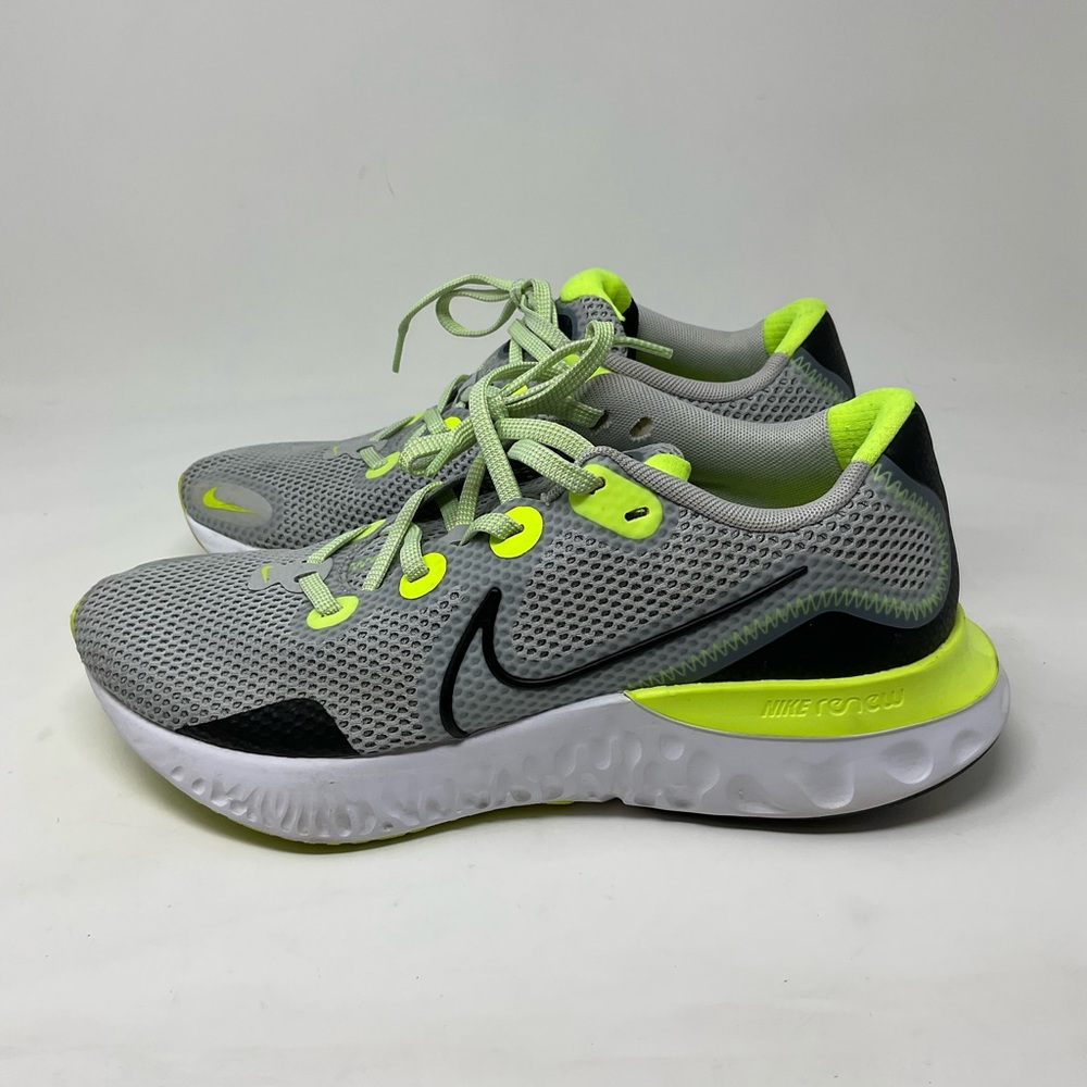 Nike Renew Run Grey Black White Green CW7437-006 Size 7 Men's, 9.5 Women's Wide